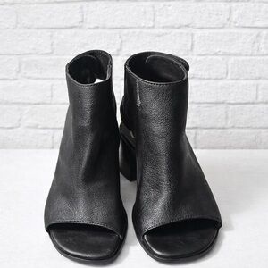Browns Couture Black Leather Open Toe Ankle Booties Block Heel Size 6